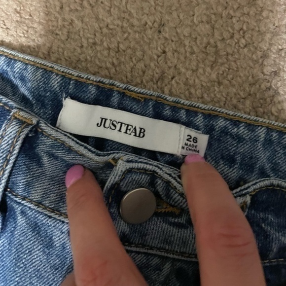 JustFab straight leg relaxed high rise Jeans size 26 NWT - Picture 10 of 10